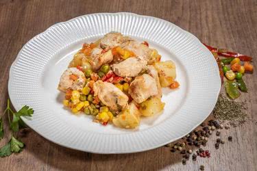 Пилешки хапки с картофи и зеленчуци