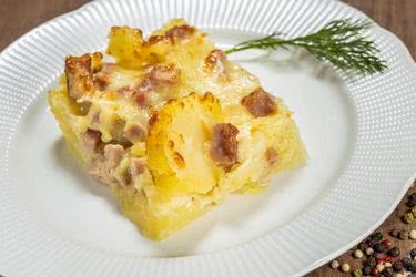 Запечени картофи с бекон и кашкавал