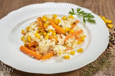 Ориз с моркови и царевица