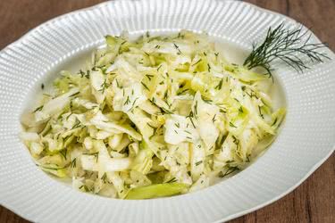 Салата зеле с краставици