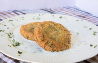 Спаначени кюфтета с ориз и млечен сос